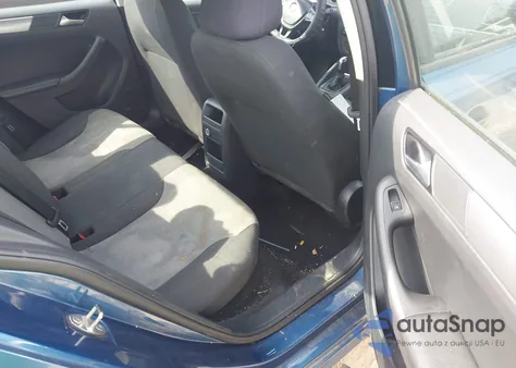 2018 Volkswagen Jetta 1.4T S z USA, uszkodzony, nr VIN 3VW2B7AJ1JM242553